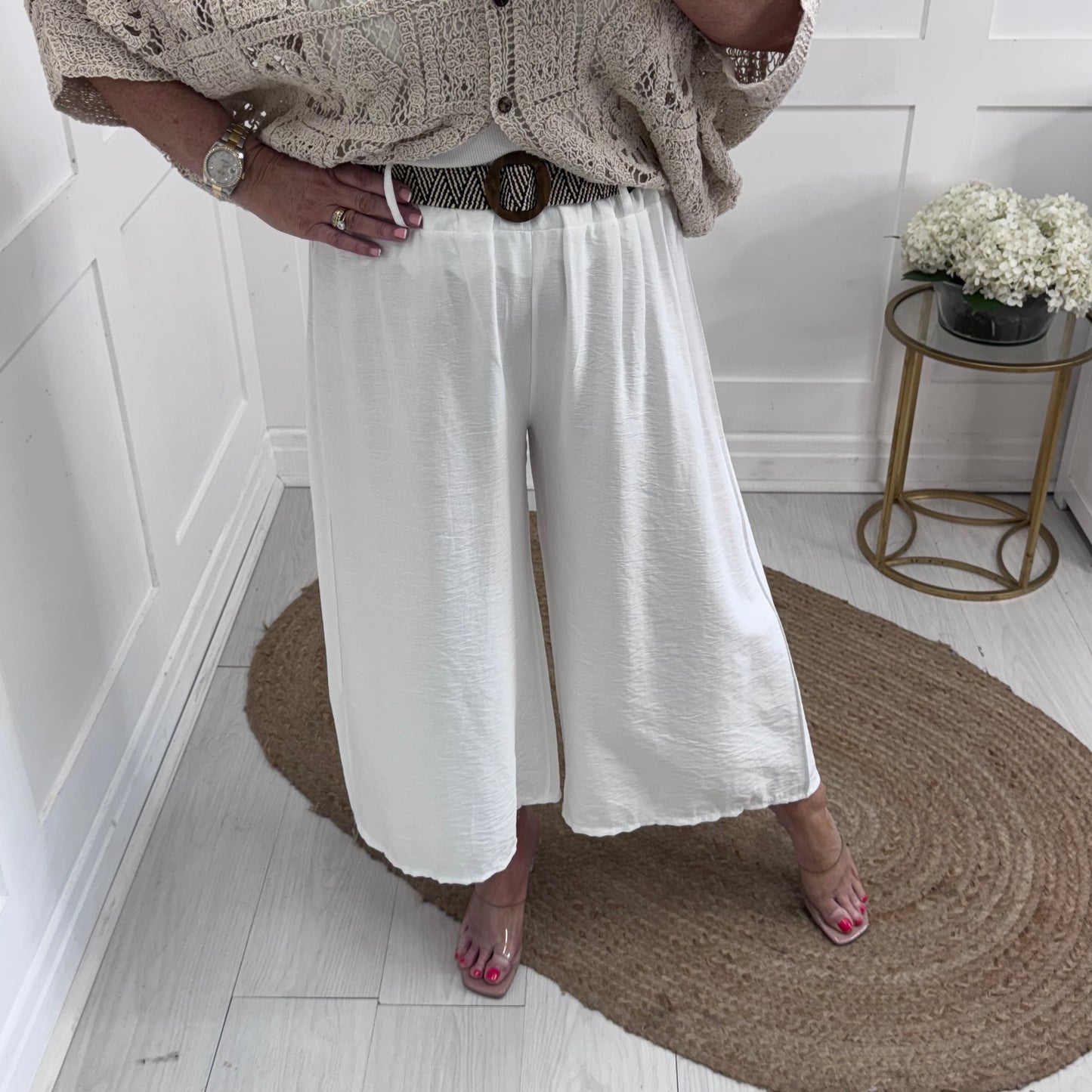 Jessica: White belted 3/4 palazzo trousers. One size: 8-14
