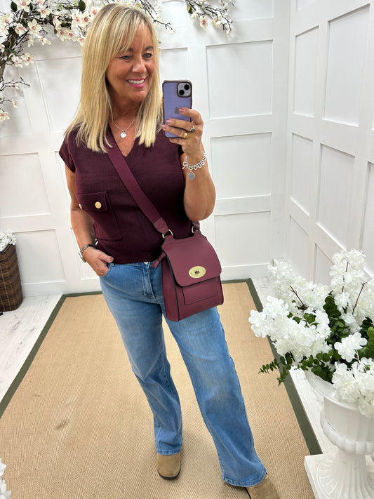 Rhona: Burgundy sleeveless tank top. One Sz: 12-18