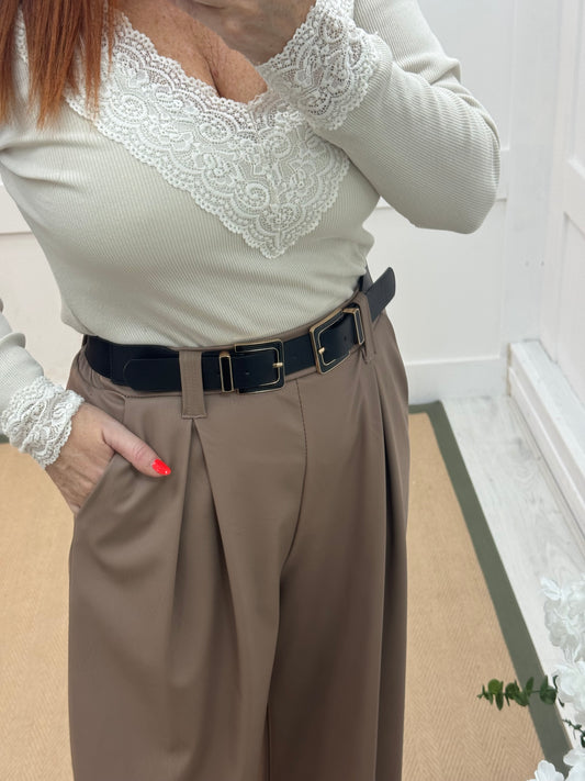 Katia: Black gold double buckle wide belt. One size: 8-16