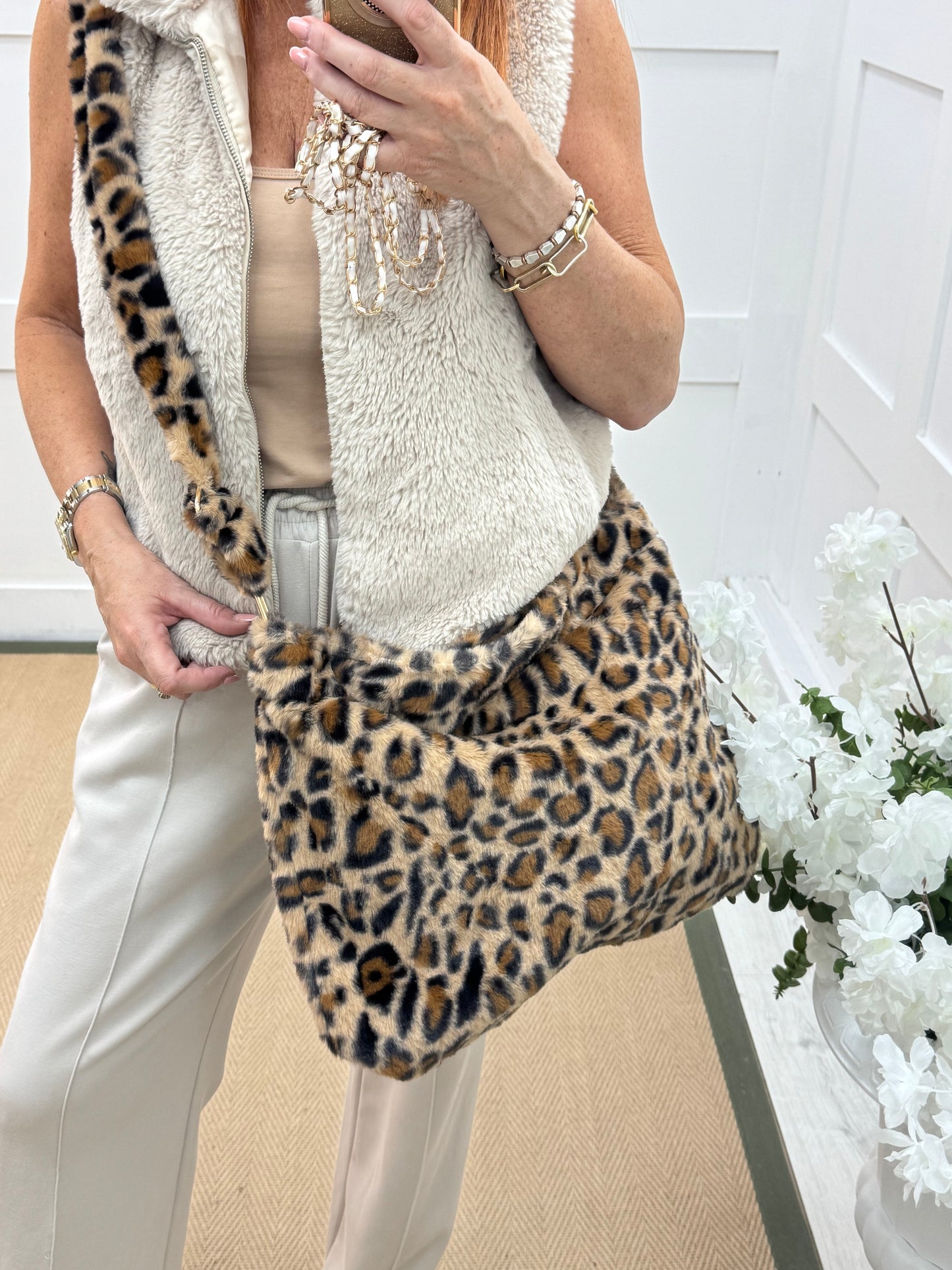 Penny: Faux fur leopard print slouchy bag