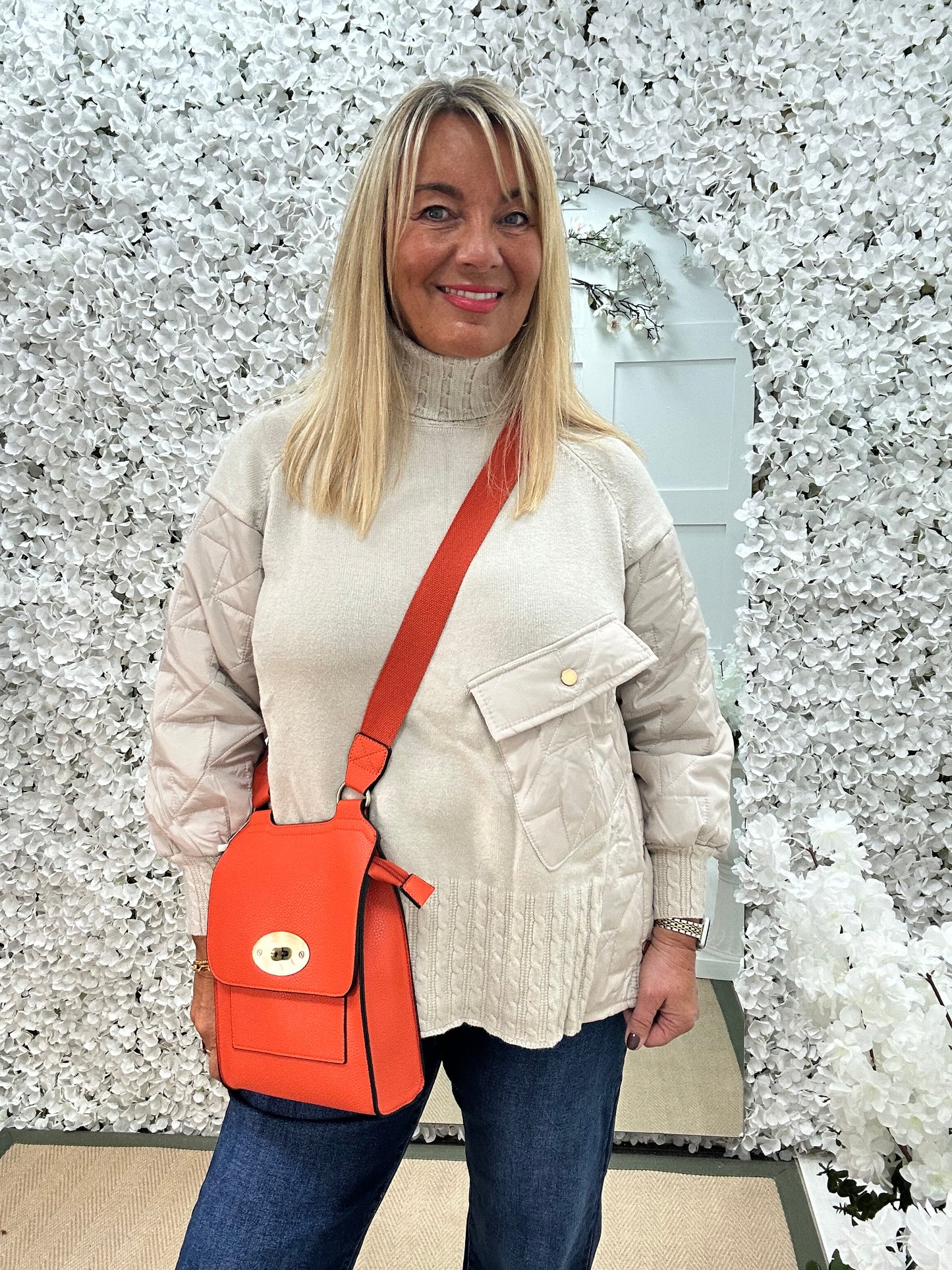 Harlo: Beige quilted sleeve neck top. One Sz: 12-18