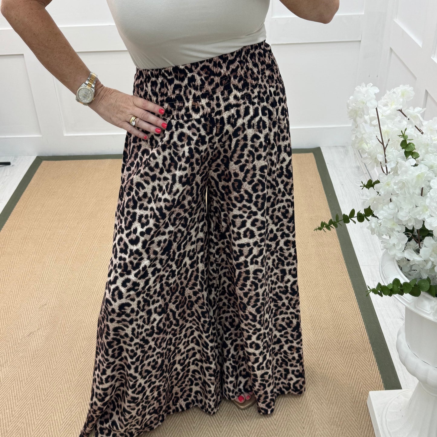 Frankie: Dark leopard print palazzo trousers. One Sz: 10-18