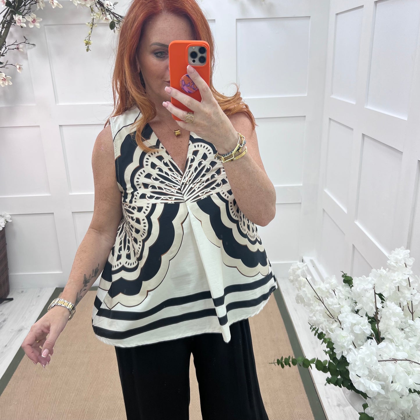 Elora: Cream & black fan printed top. One size: 10-14