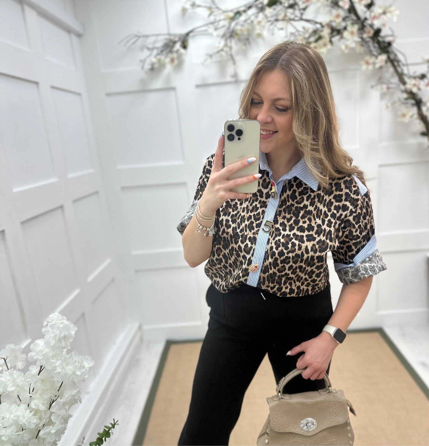 Didi: Leopard print & No 5 brooch shirt. One size: 12-18