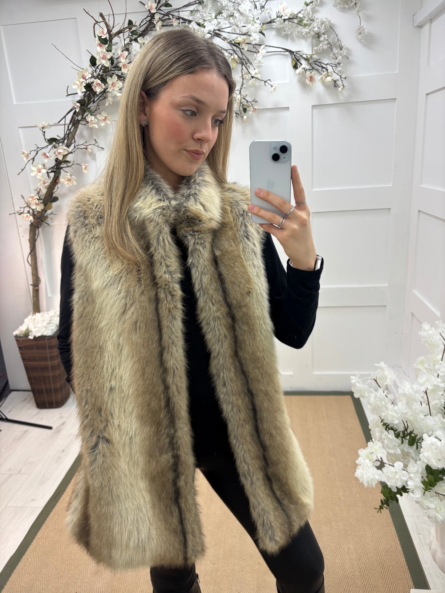 Kaya: Brown faux fur gilet. One size 10-16