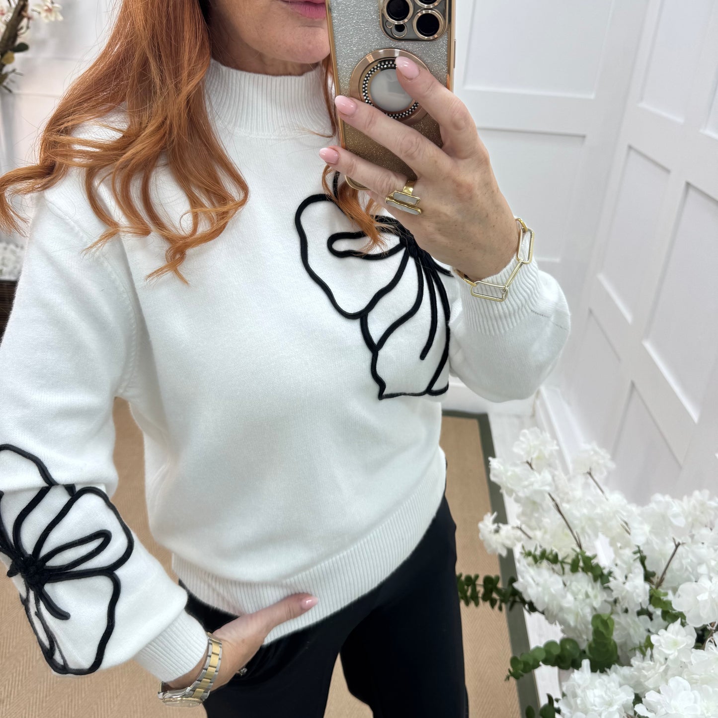Danni: White embroidered big flower top. One Size 12-18