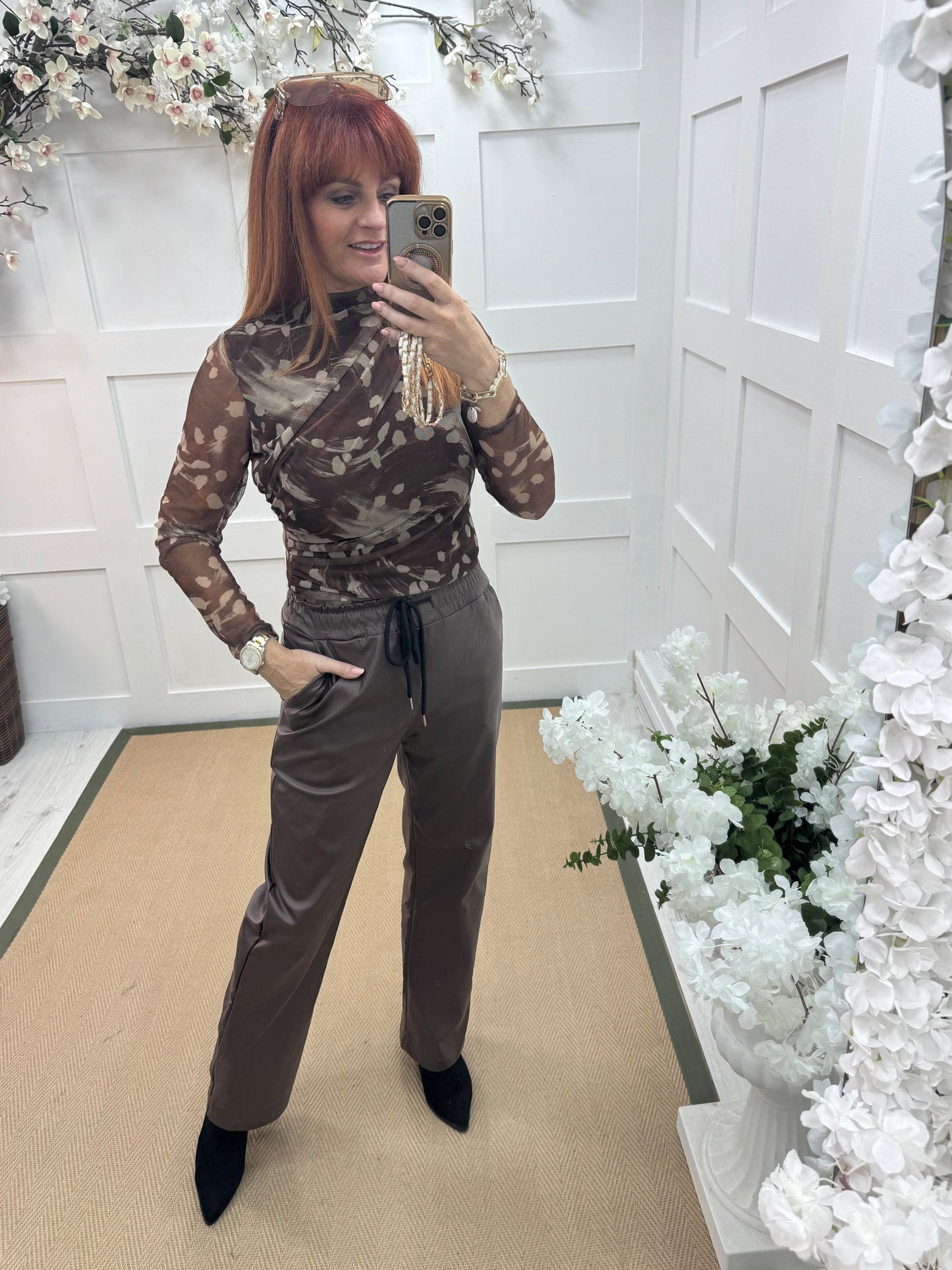 Maya: Brown pattern ruched mesh top. One Sz: 12-18