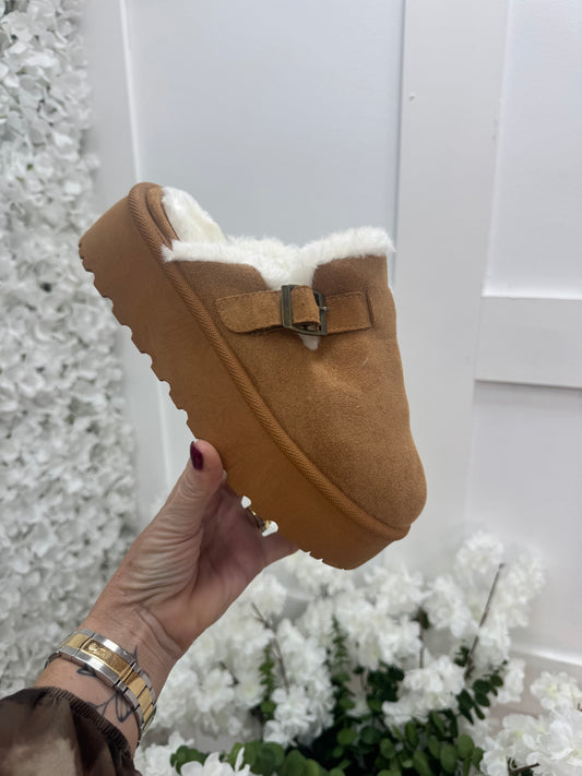 Morgan: Chestnut faux fur platform mule shoe. Sizes: 3-8