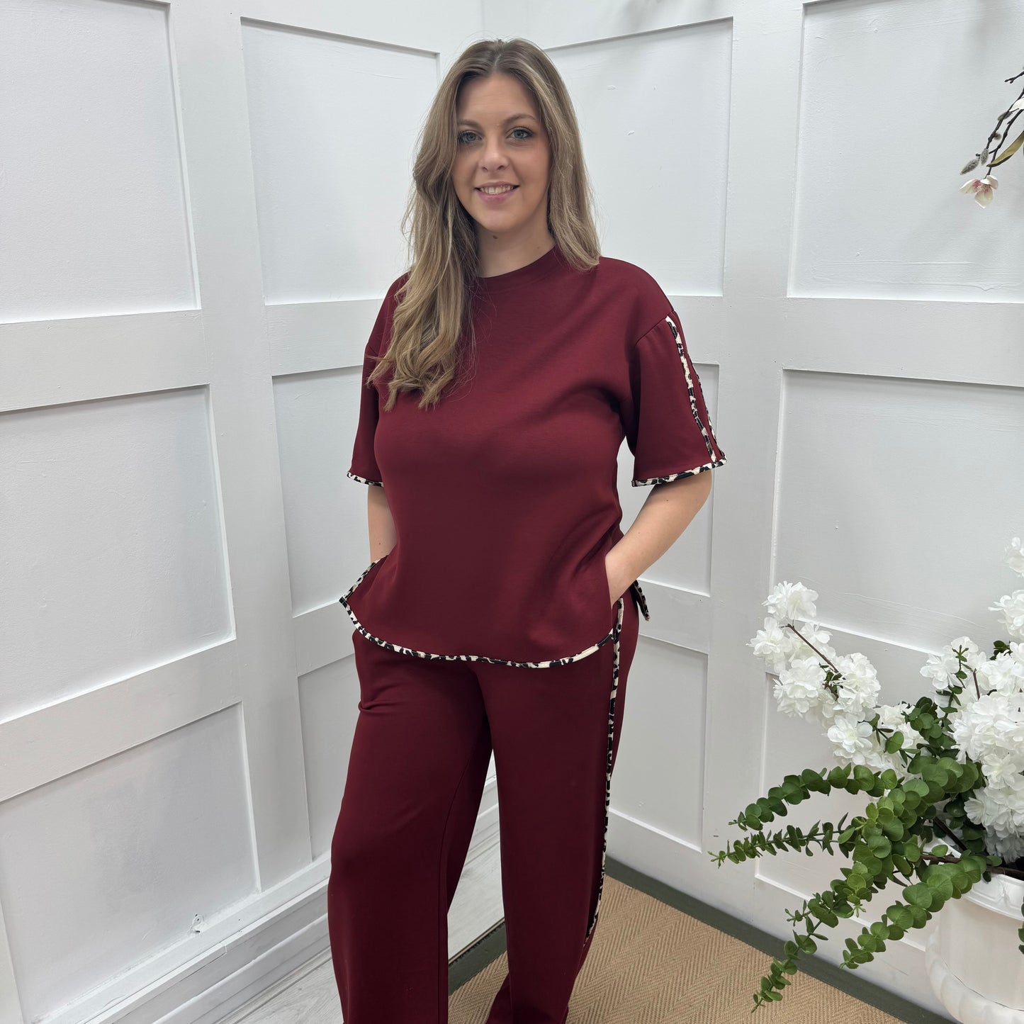 Malka: Burgundy leopard print stripe loungewear set. One size: 12-18