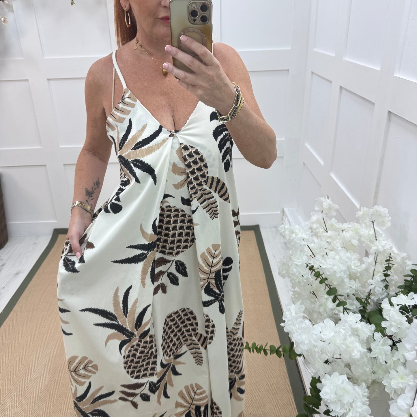 Enya: Cream pineapple print maxi dress. One size: 10-14