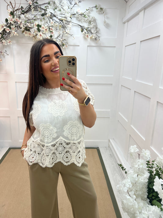 Lula: Cream embroidered short sleeve top. One size: 10-14