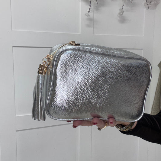 Tami: Cross body camera bag