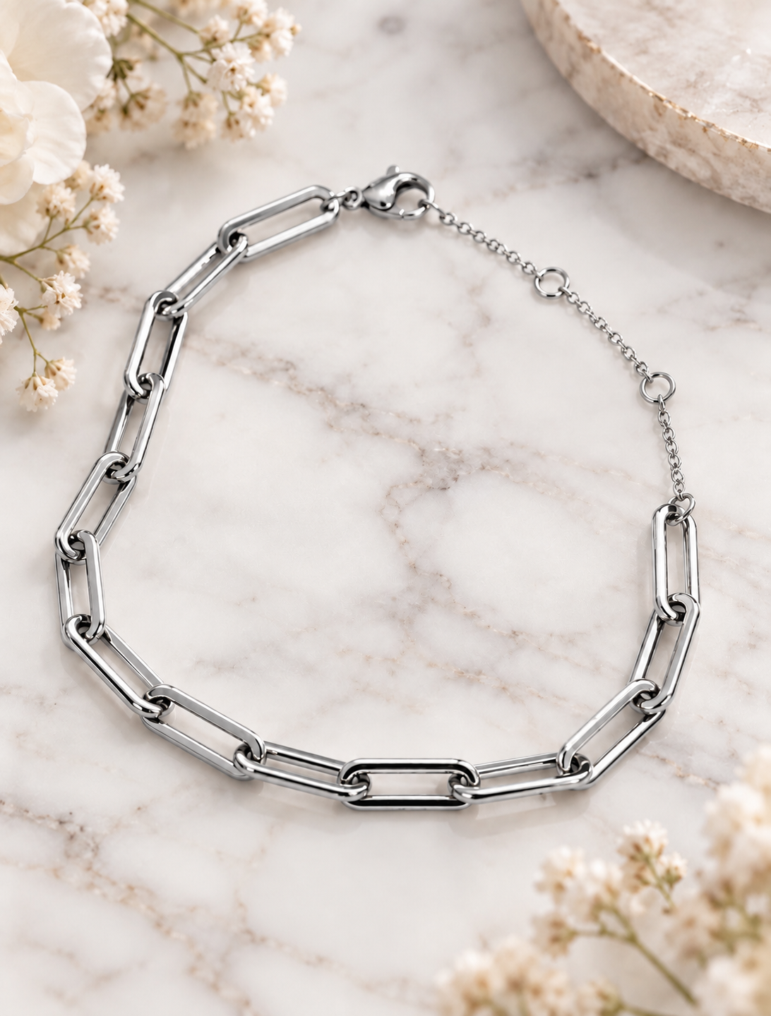 Julia: 18K gold plated paper link bracelet