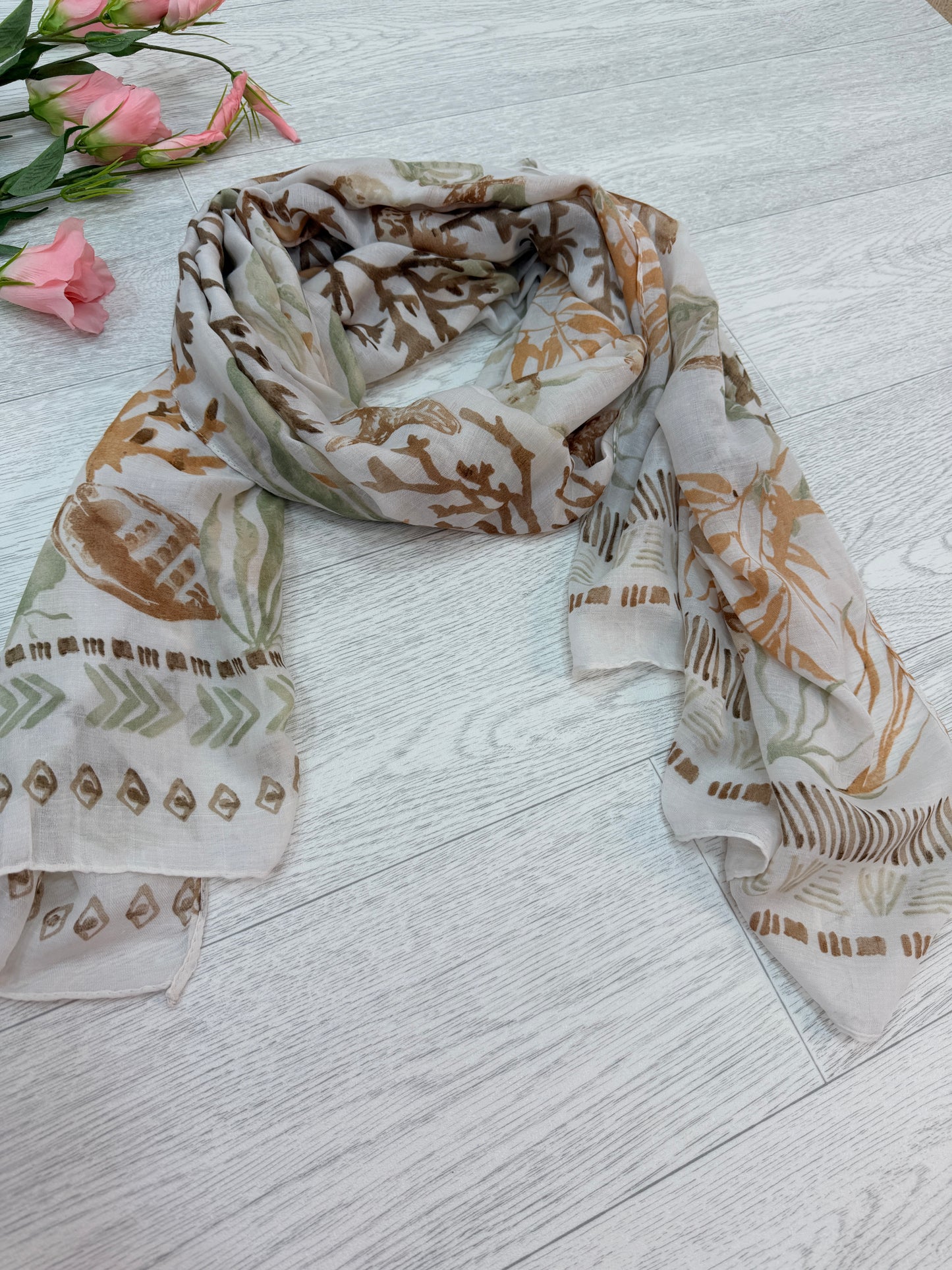 Saylor: Beige & cream sea-life scarf