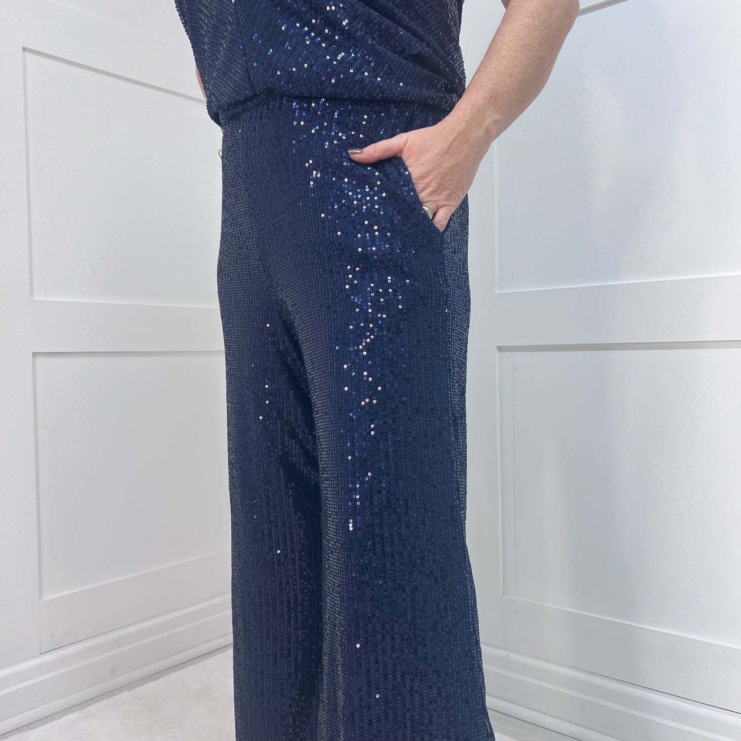 Truly: Fully lined sequin wide leg trousers. One size 12-18