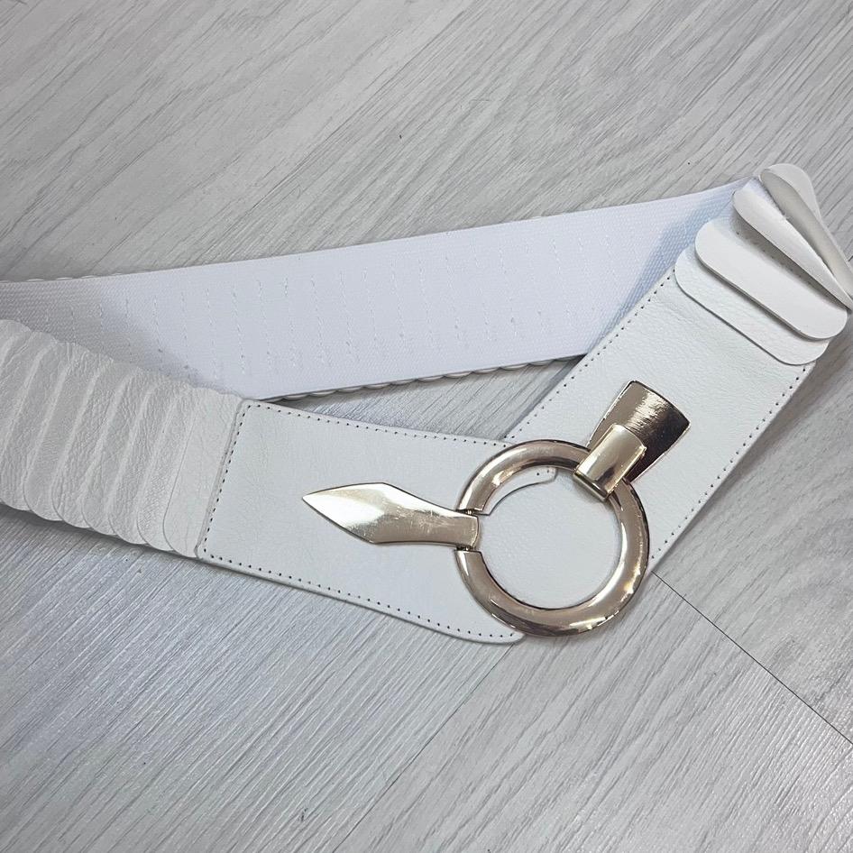 Rina: Stretchy belt with large buckle. One Size 10-18