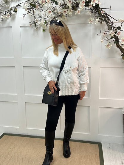 Harlo: White quilted sleeve neck top. One Sz: 12-18