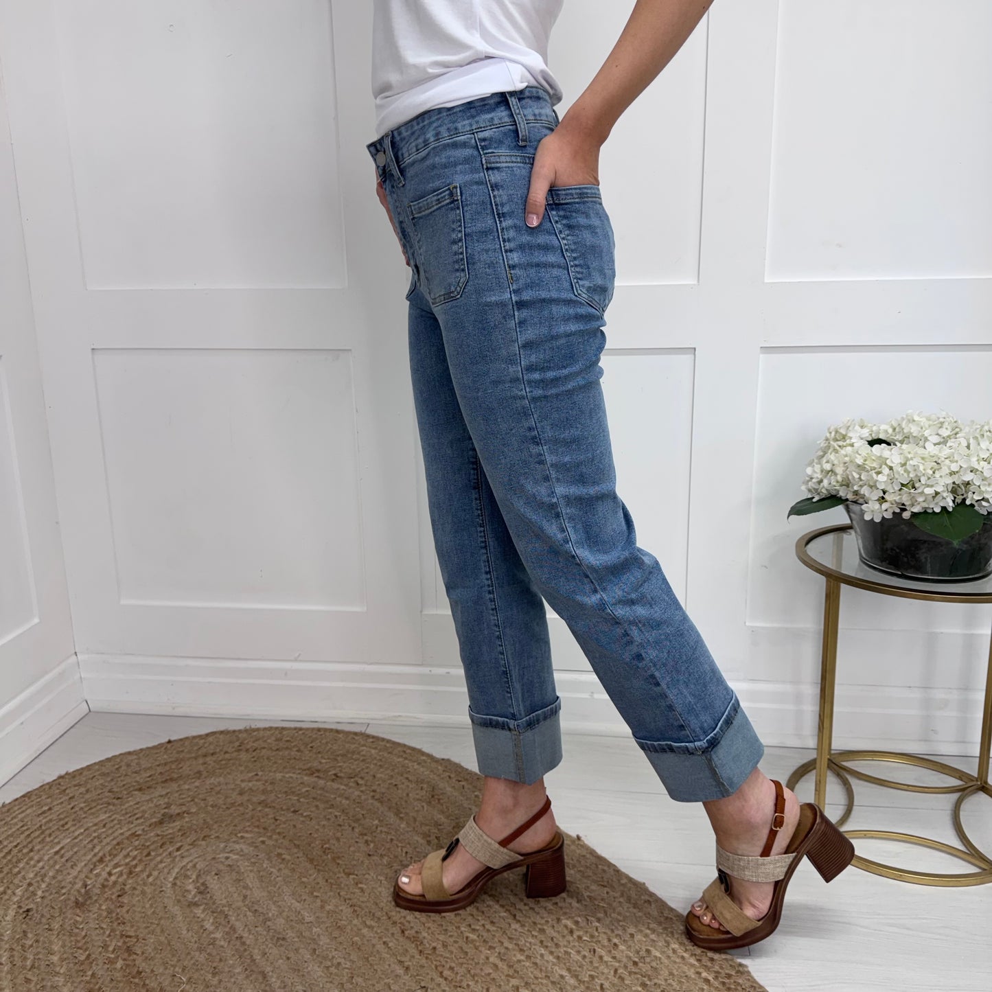 Zoe: Mid blue wide leg 3/4 jeans. Sizes: 8-16