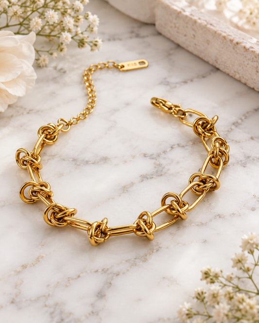 Darcey: 18K gold plated knot link bracelet