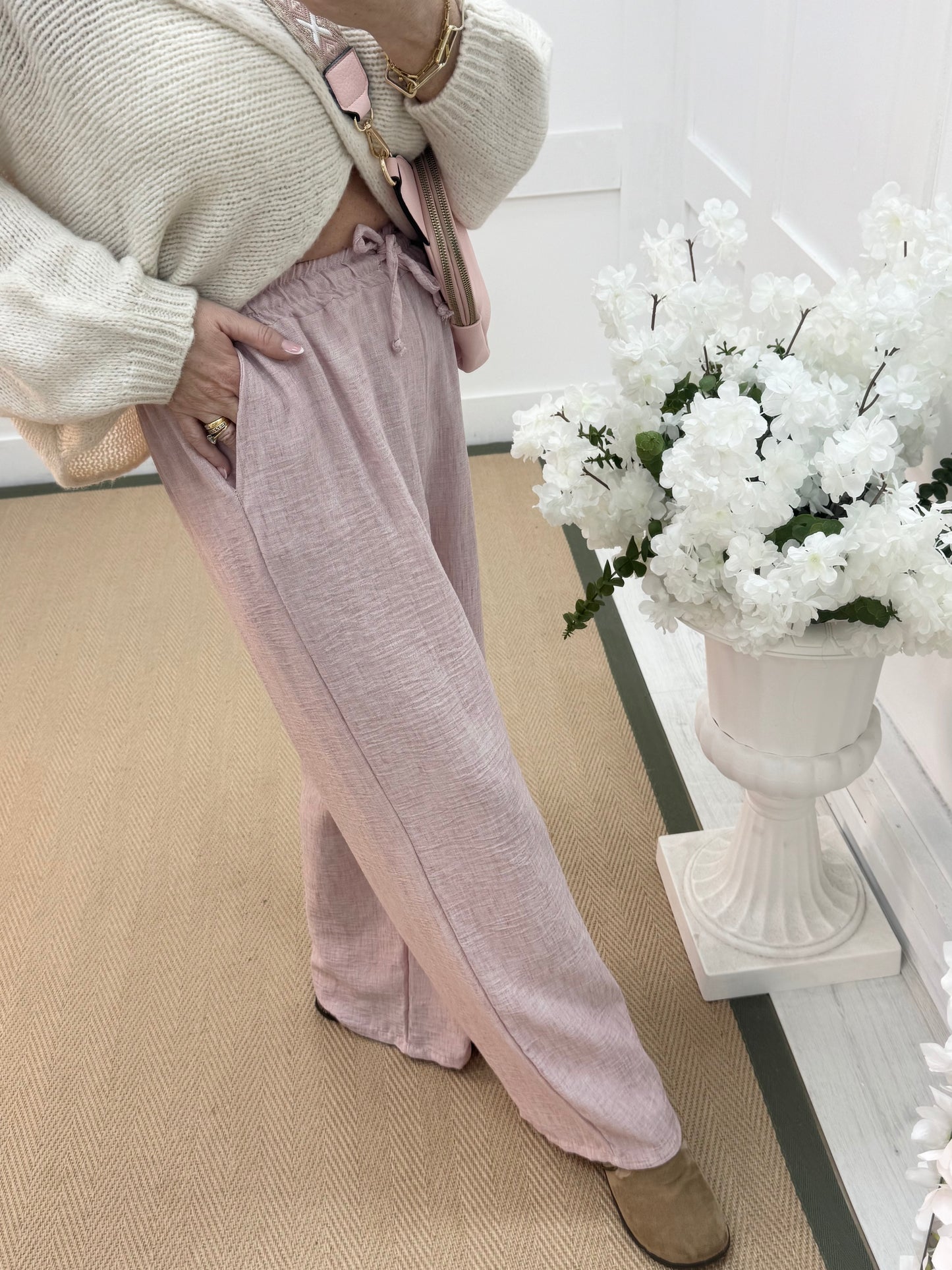 Leanne: Pink wide leg trousers. One size: 10-14