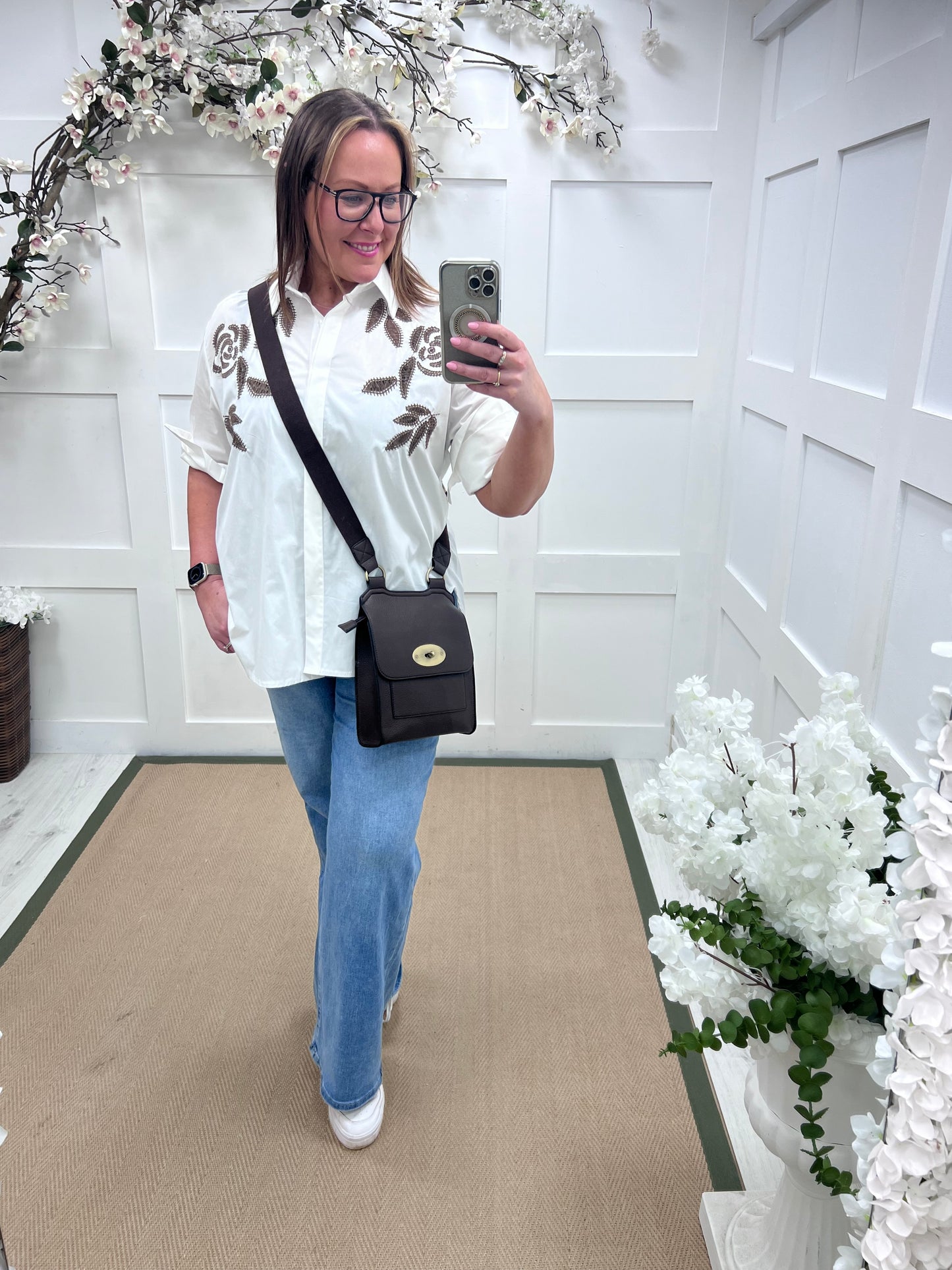 Elsa: White floral embroidered shirt. One size: 14-20