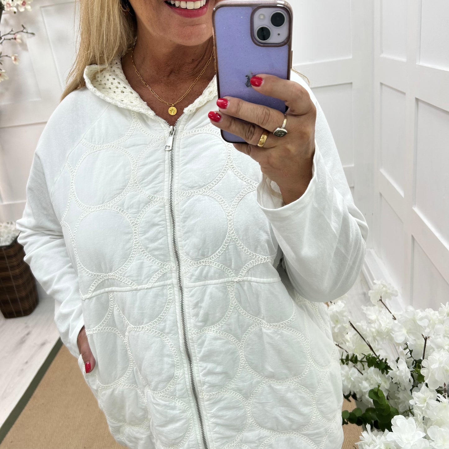Malin: Winter white quilted hooded jacket. One size: 12-20