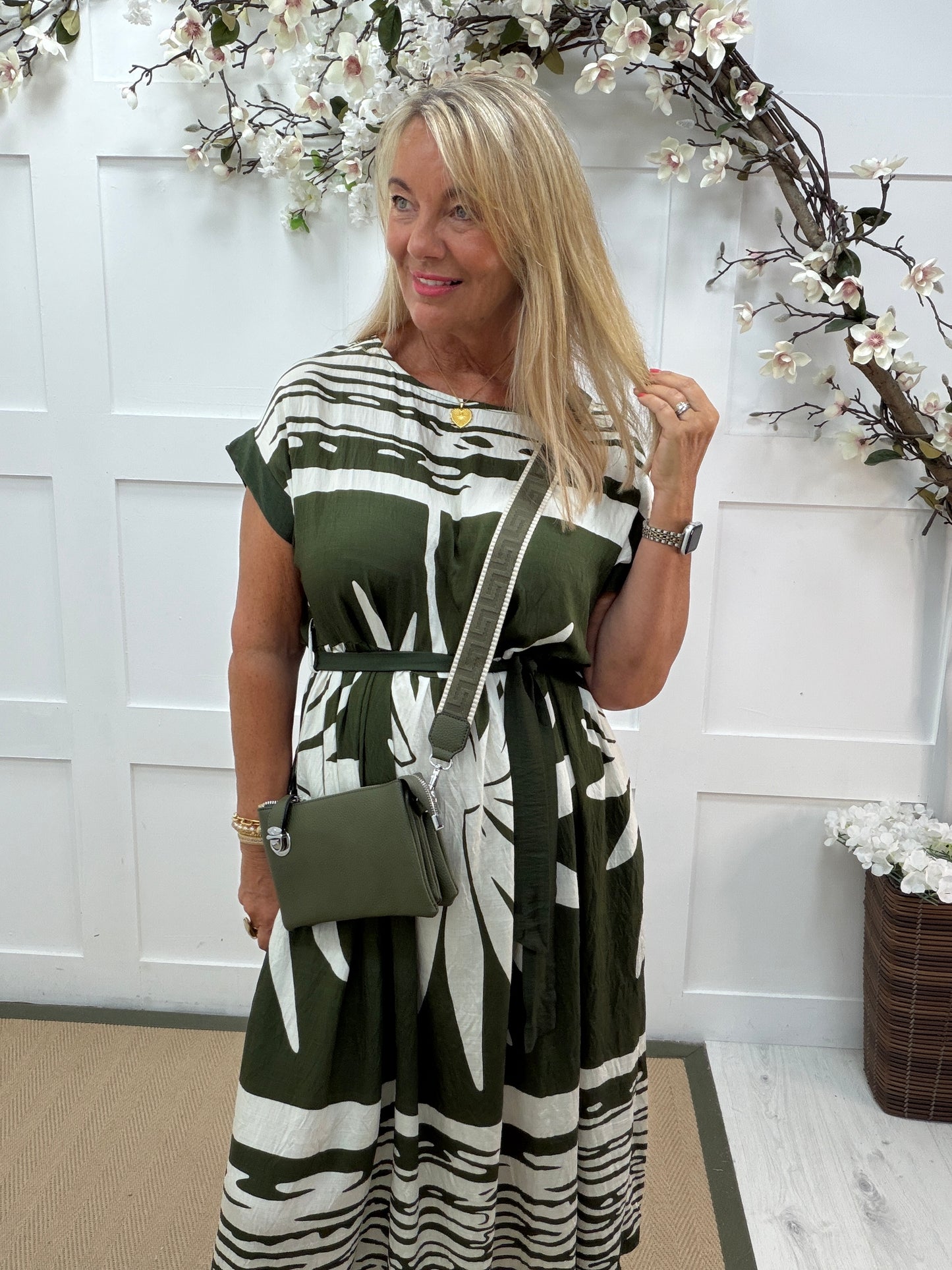 Parker: Palm print belted maxi dress . One size 14-20. 2 colours