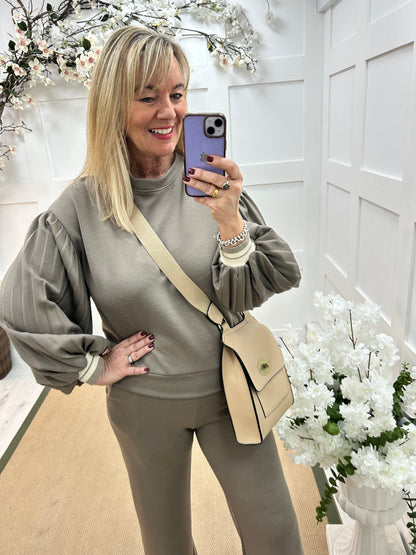 Luanne: Mocha pleated sleeve 2 piece loungewear set. One size: 10-16