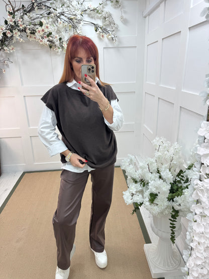 Lavina: Brown shirt layered knit. One Size: 10-18
