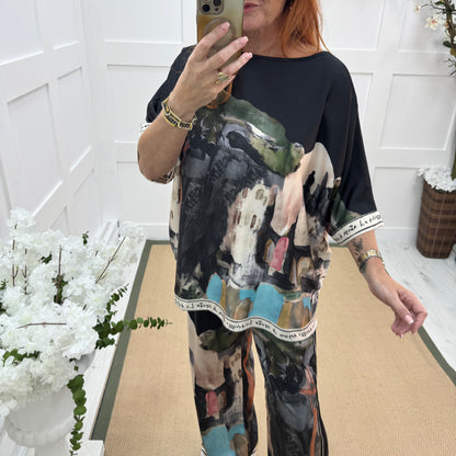 Loren: Black silk Amalfi print wide top. One size: 14-22