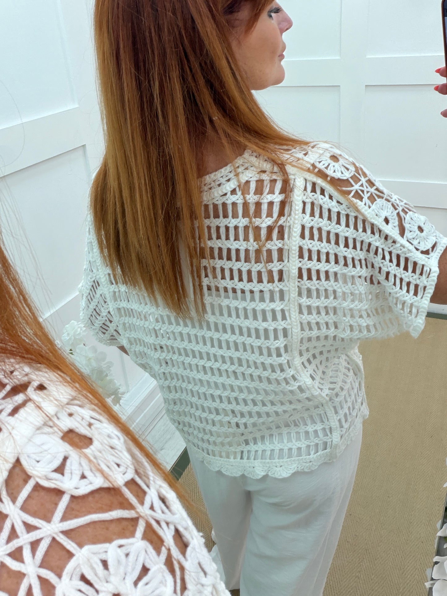 Karin: White crochet short sleeve top. One size: 12-18