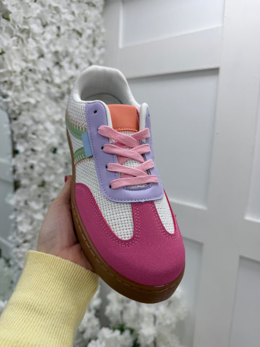 Pixi: Multicoloured pastel trainer. Sizes: 3-8