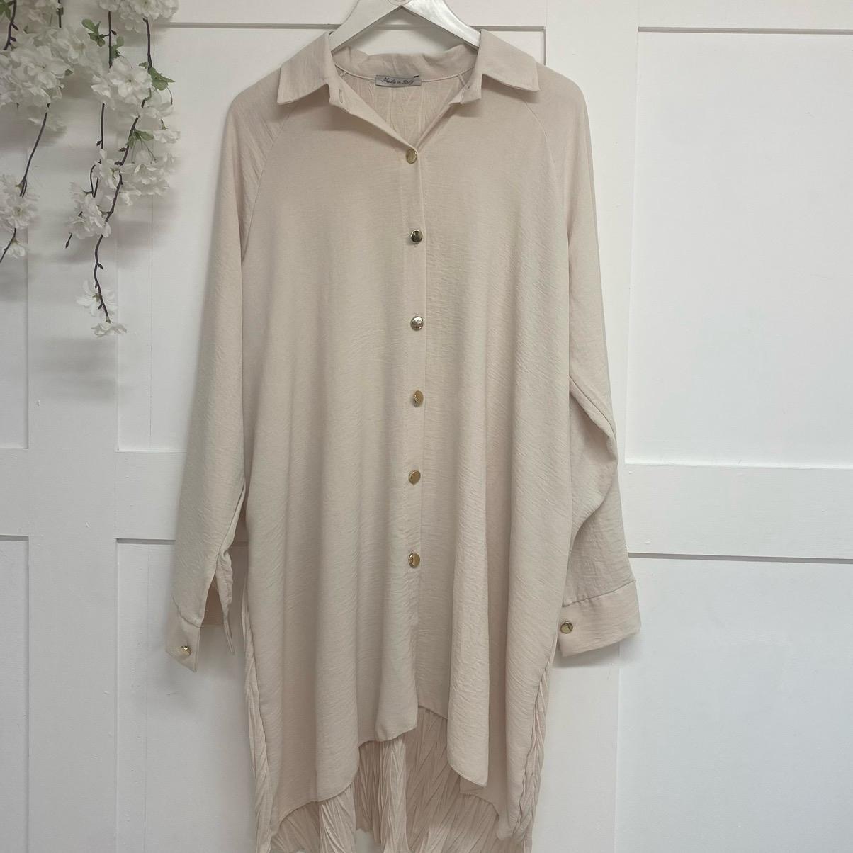Libby: Oversized longline shirt with crinkle pleated detail. One size 16-22.