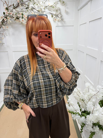 Charley: Taupe check batwing short top. One size: 10-14