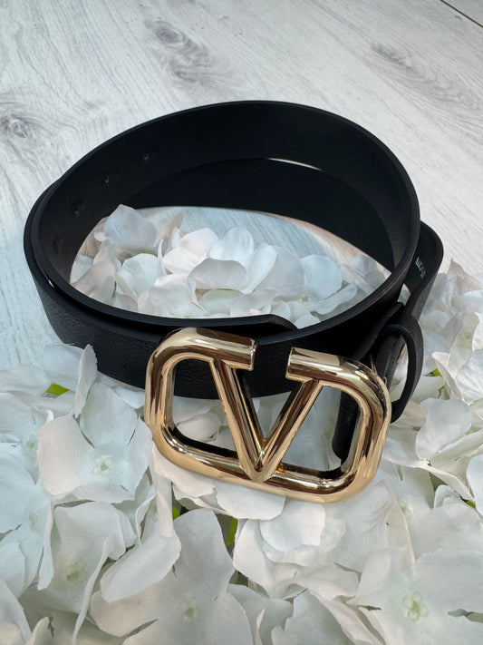 Valentina: Black gold V buckle belt. One size: 8-16