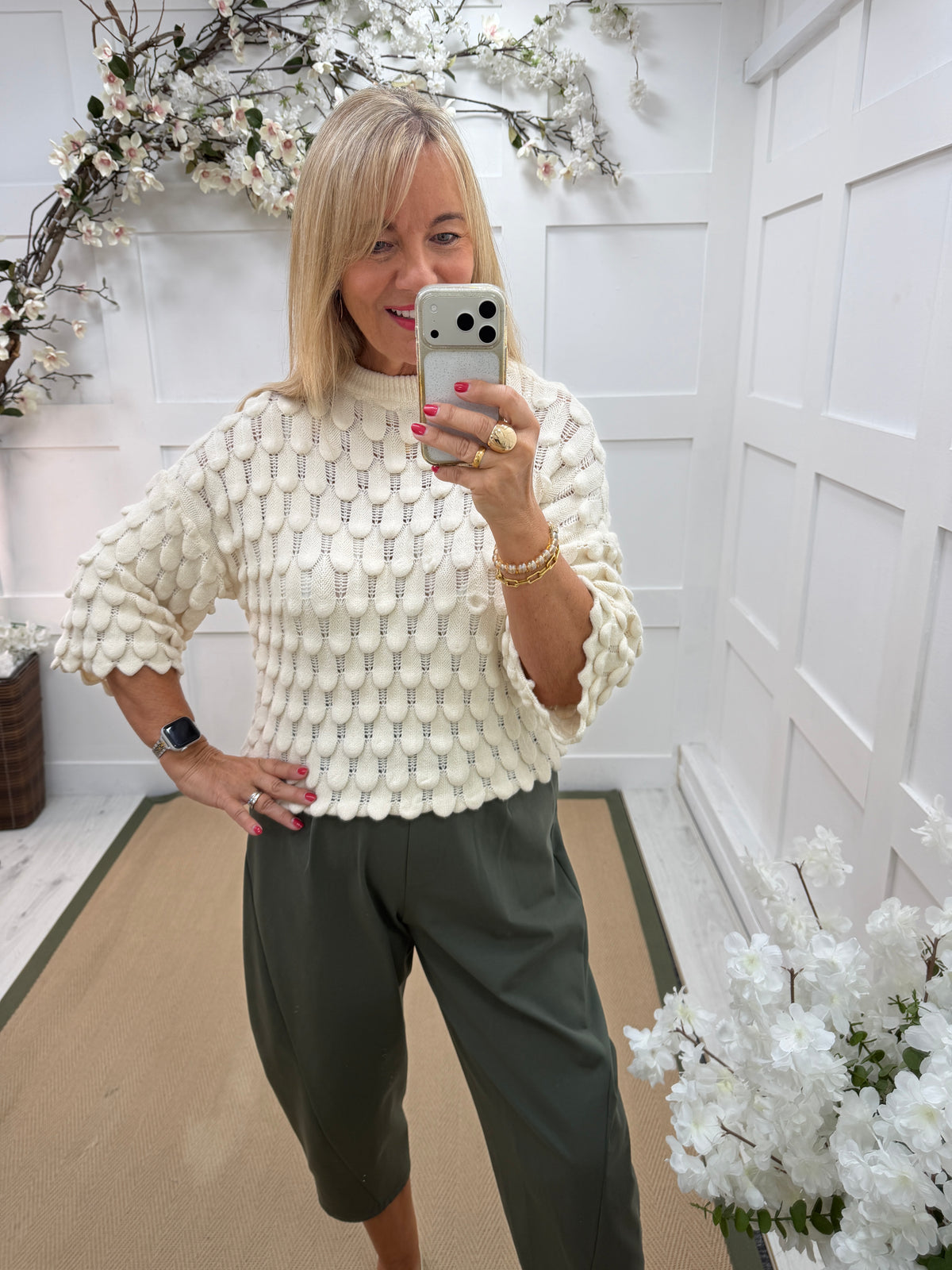 Tessy: Fluted sleeve teardrop top. One size: 12-16