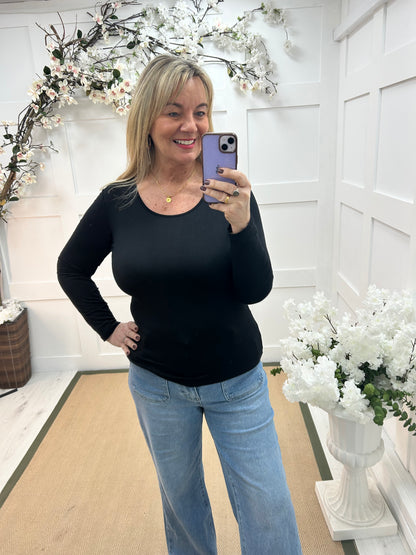 Bessie: Black basic long sleeve top. One size: 10-16/18