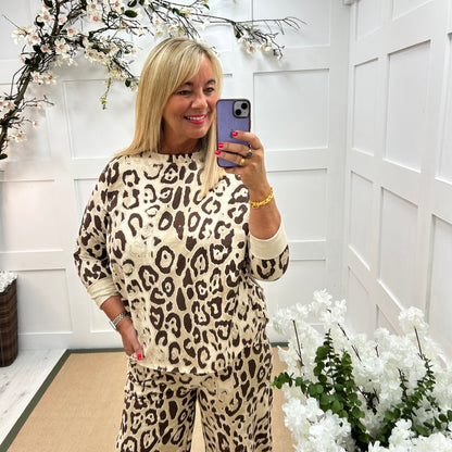 Ronnie: Beige leopard print sweatshirt top. One Sz: 10-18
