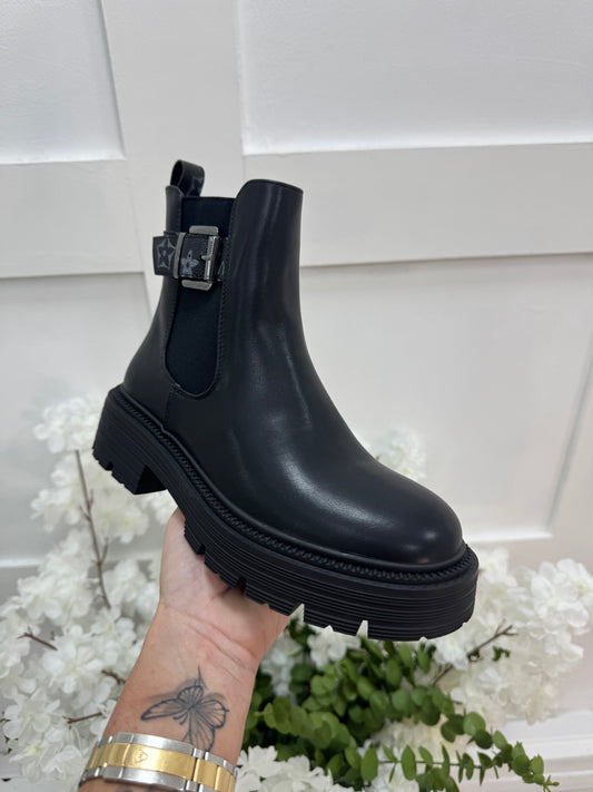 Larrie: Black designer inspired chelsea boots. Sizes 3-8.