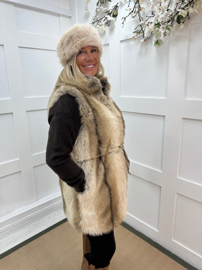 Carmen: Cream faux fur headband. Free size