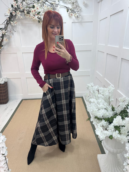 Tamsin: Navy blue belted tartan check skirt. One size 10-16