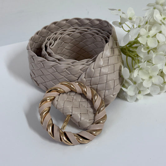 Elva: Stone round buckle weave belt. One size: 8-18