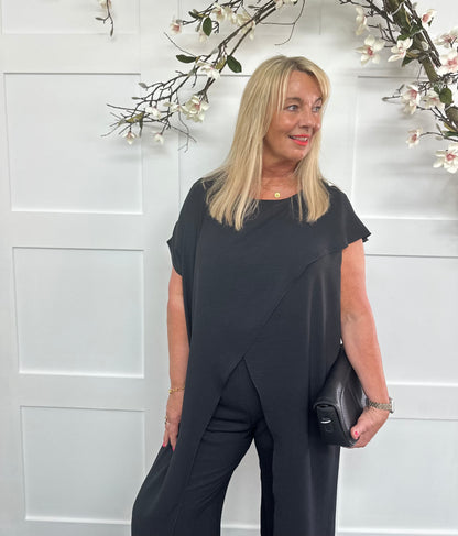 Jodie:  Black longline wide leg co-ord set. One size: 14-18