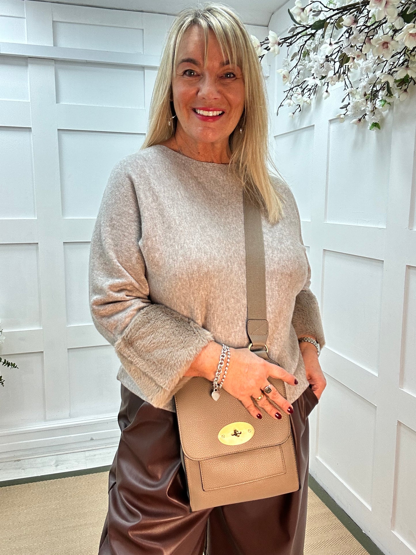 Coco: Oatmeal faux fur cuff knitted top. One size: 14-18