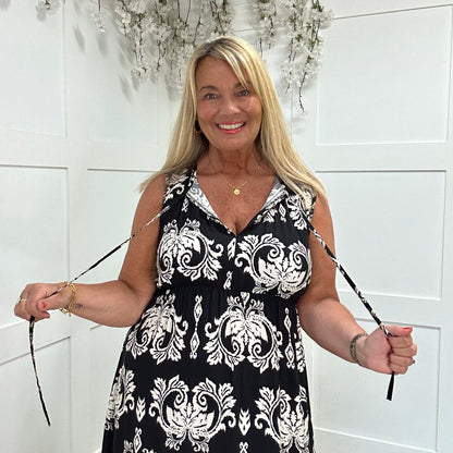 Danni: Black & cream V neck maxi dress. One size: 12-18