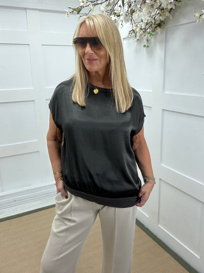 Sybil: Silky sleeveless top. One size: 14-20. 3 colours