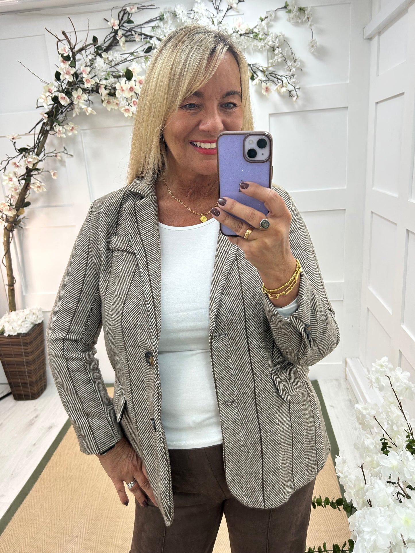 Bernie: Brown herringbone tweed blazer. One size: 12-16