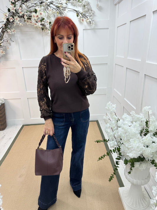 Mae: Small brown cross body grab bag