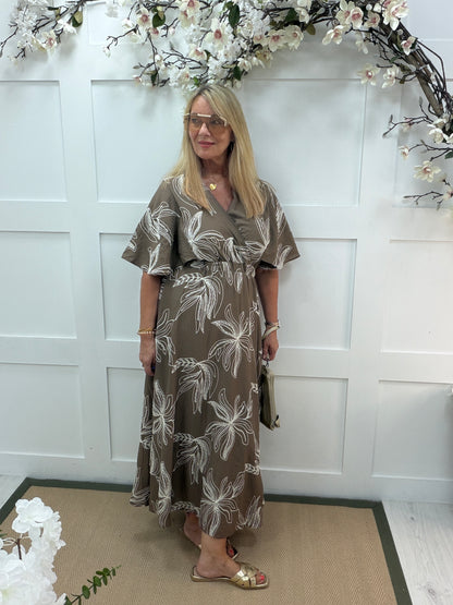 Verity: Floral embroidered maxi dress. One size: 10-16. 2 colours