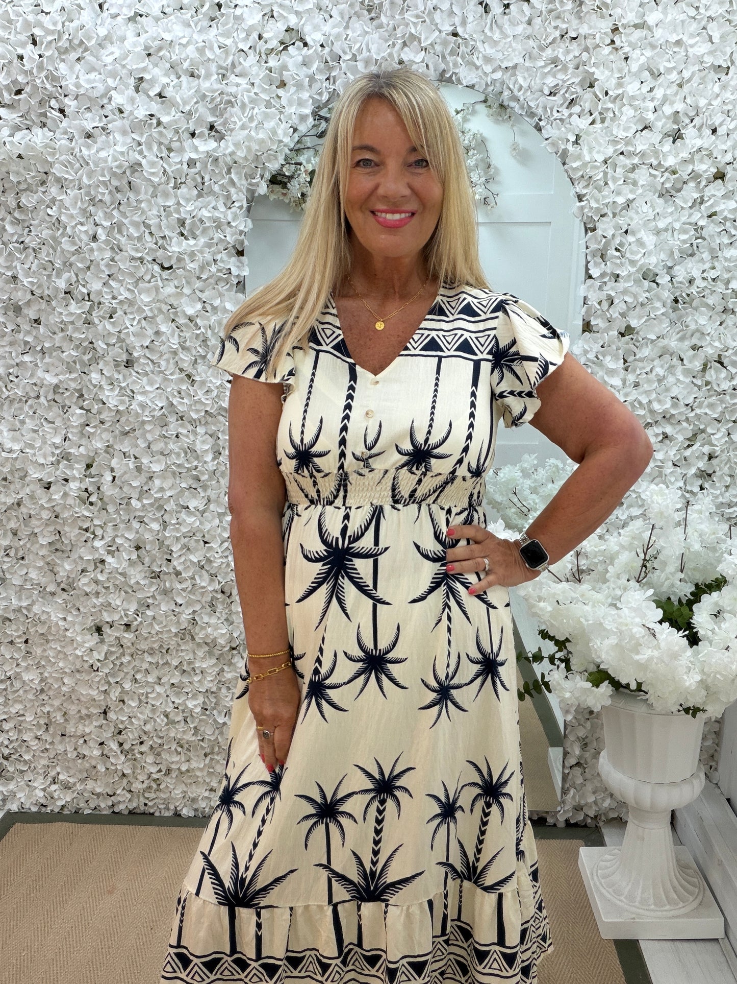 Penny: Navy & cream palm tree print short sleeve maxi dress. One size: 10-14